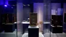 Replika Mekanisme Antikythera ditampilkan di Museum Arkeologi Nasional, Athena , Yunani 9 Juni 2016. Ditemukan di bawah laut, Ilmuwan kini masih melakukan pencarian artefak atau peninggalan terkait alat ini. (GAMBAR REUTERS / Alkis Konstantinidis)