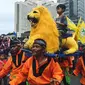 Atraksi sisingaan turut memeriahkan Parade Kebudayaan bertajuk "Kita Indonesia" yang berlangsung di kawasan Bundaran HI (Hotel Indonesia), Jakarta Pusat. (Liputan6.com/FX Richo Pramono)