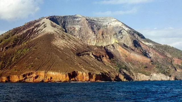 Status Gunung Iya NTT Naik Jadi Waspada, Hati-hati Gempa Tektonik