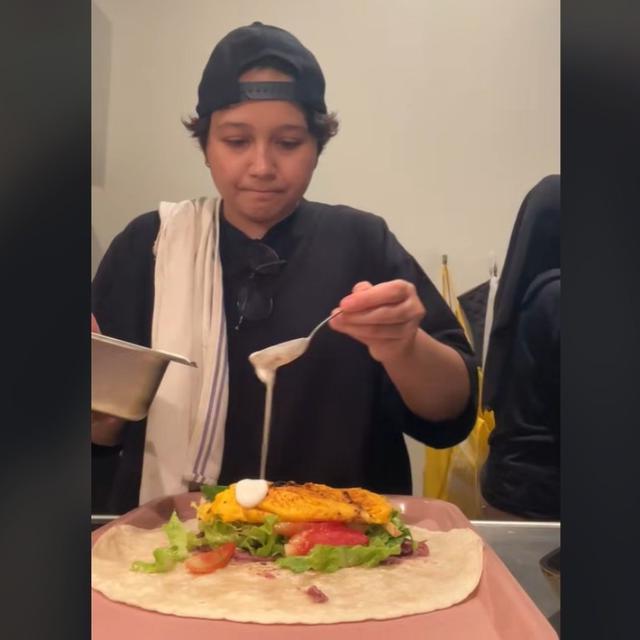 Mengintip Menu Sahur dan Buka Puasa Keluarga Nikita Willy yang Baru Pulang dari Amerika.  foto: TiikTok @arreprianto21