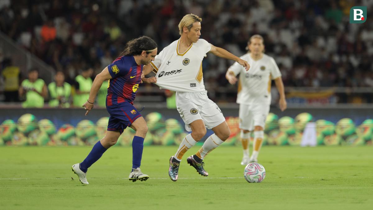 Momen Keisuke Honda Ramah dan Sabar Ladeni Doorstop di Mixed Zone SUGBK meski 3 Kali Terinterupsi Pengumuman Stadion