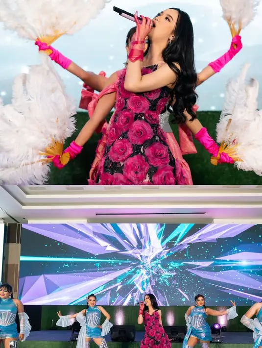 Gaun model strapless yang dibuat oleh desainer @krinouofficial ini dipadukan glove transparan warna fuschia. [@randymartinnn]