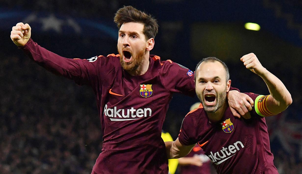 Lionel Messi dan Andres Iniesta membentuk salah satu kolaborasi paling mematikan dalam sejarah sepak bola. Mereka memainkan 488 pertandingan di semua kompetisi. Keduanya bersama-sama mencetak banyak gol dan menciptakan momen-momen magis yang membawa Barcelona meraih berbagai gelar, termasuk empat trofi Liga Champions. (AFP/Ben Stansall)