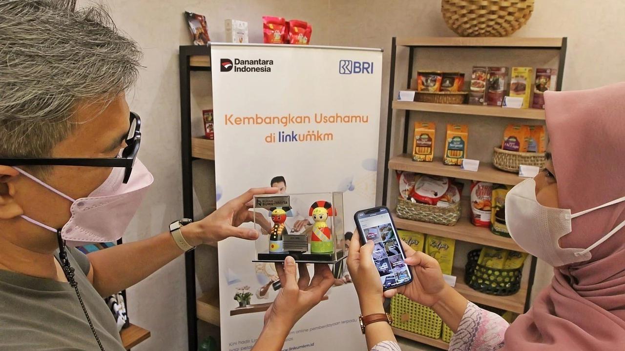 NM Kitchen Usaha Camilan Berbasis Resep Keluarga