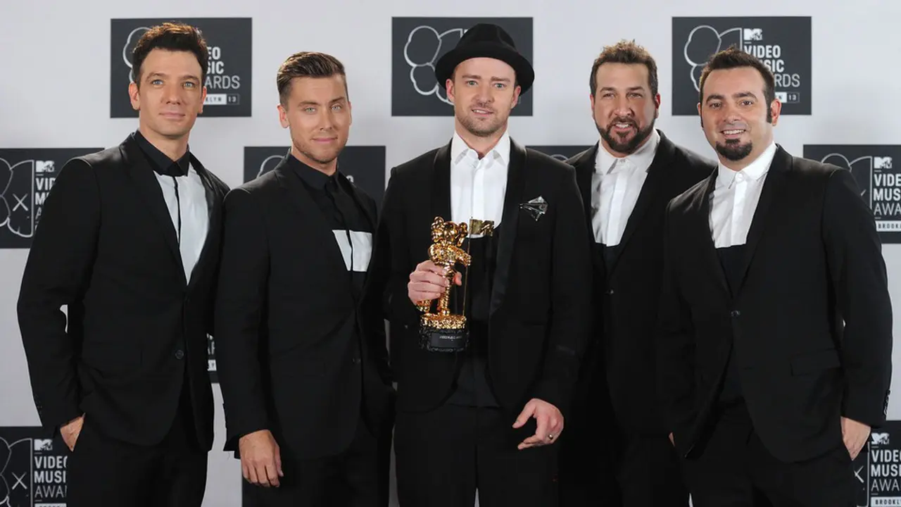 Justin Timberlake dan NSYNC Reuni di Tempat Bermain Bowling