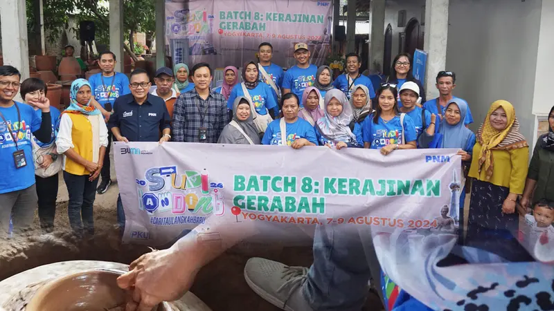 Pelatihan kerajinan usaha gerabah.