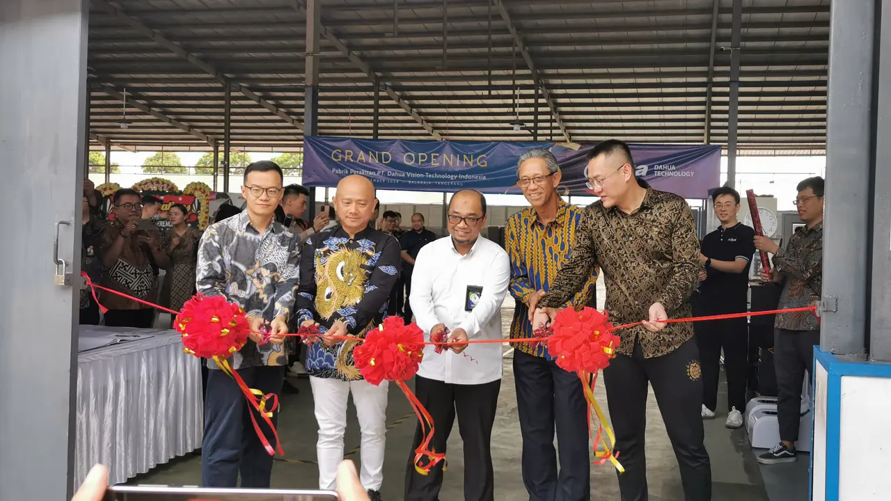 Menggandeng PT Yifang CME, Dahua Technology Indonesia, membangun pabrik baru CCTV di Kawasan Industri Cidurian, Balaraja, Tangerang, Jumat, (15/11/2024). (Liputan6.com/Jayadi Supriadin)