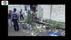Seorang anak berusia 2,5 tahun ditemukan tewas terperosok ke selokan saat bermain hujan.