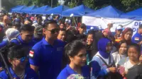 Agus Yudhoyono bersama istrinya Annisa Pohan mengikuti jalan sehat. (Liputan6.com/Delvira H.)