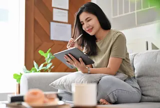 5 Rutinitas Green Living yang Membuat Hidup Makin Tenang./Copyright depositphotos.com/bongkarngraphic