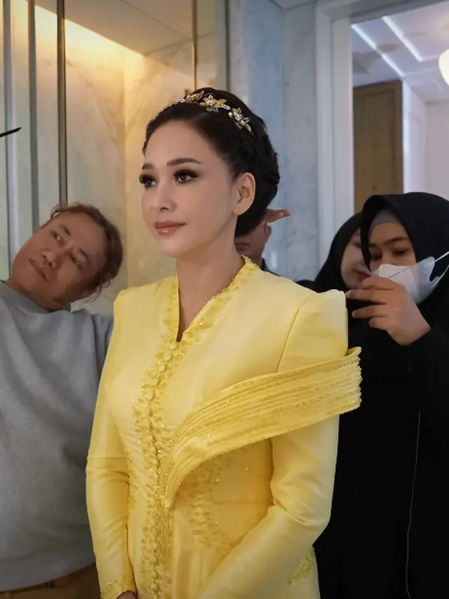 Maia Estianty saat lamaran El-Syifa (Foto: Instagram @maiaestiantyreal)