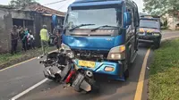 Kecelakaan Pemotor 'Adu Banteng' dengan Elf, Korban Luka Parah di Kepala