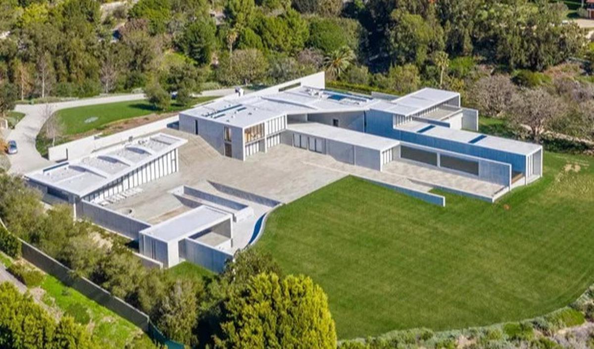 Pasangan berpengaruh di Hollywood, Jay-Z dan Beyonce, membangun rumah mewah di kawasan elit Hollywood.