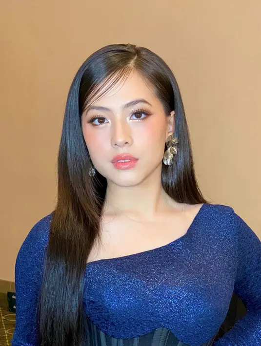 Dipulas oleh MUA Ananda Christie, Zara Adhisty disebut mirip Jisoo BLACKPINK dengan makeup flawless [@anandachrstie]