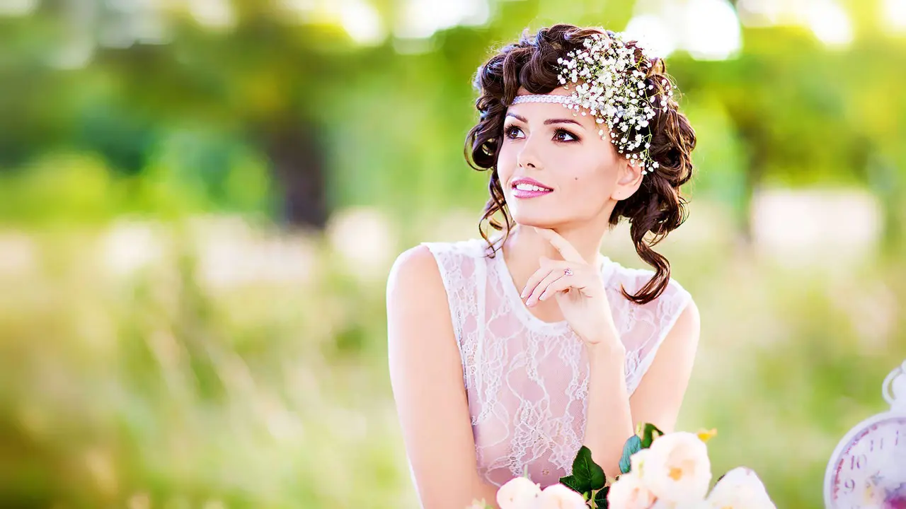 Gaya Rambut Pengantin Perempuan dalam 6 Dekade Terakhir