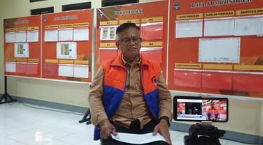 Sekda Garut Nurdin Yana menyatakan, pertemuan kedua sungai besar di wilayah pesisir selatan Jawa Barat itu, diduga menjadi faktor utama luapan sungai Cikaso dan Cipalebuh, hingga menggenangi pemukiman warga. (Liputan6.com/Jayadi Supriadin)