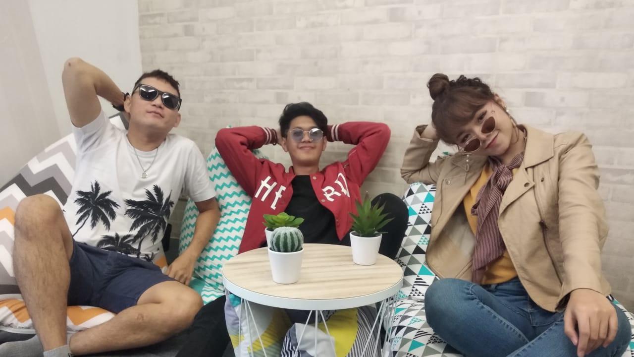 Tenny Amelia Putri, Evra, dan Thito