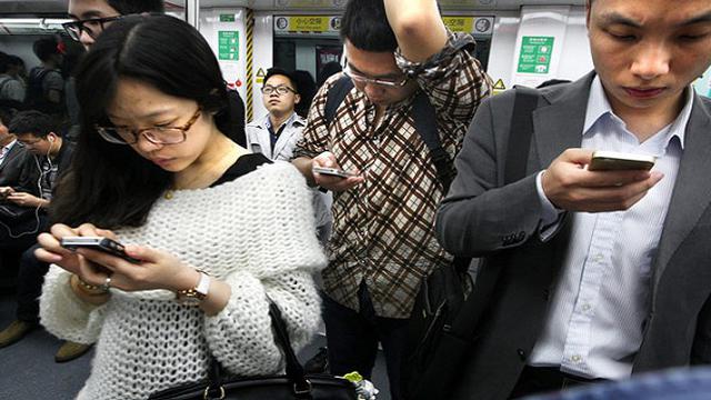 Makin Banyak Remaja Di Asia Yang Kecanduan Smartphone Tekno Liputan6 Com