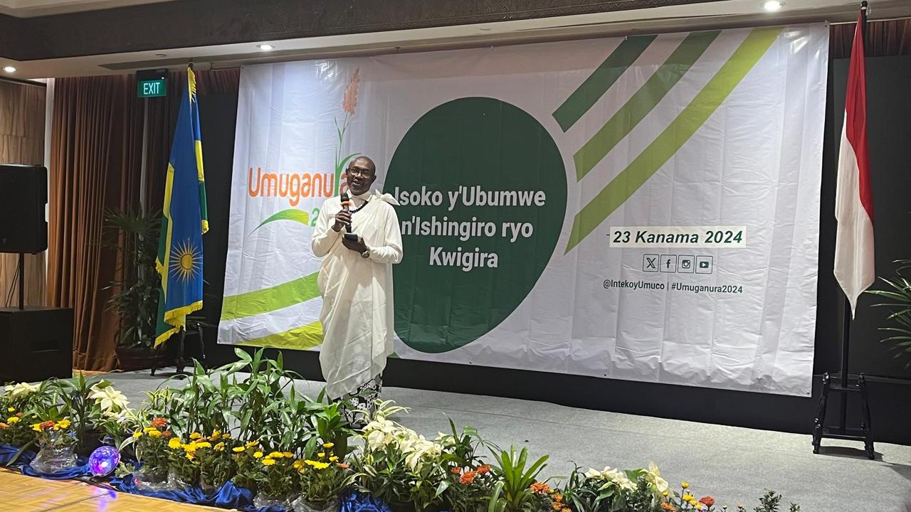 Duta Besar Republik Rwanda untuk Republik Indonesia Sheikh Abdul Karim Harelimana dalam perayaan Umuganura di Hotel Borobudur, Jakarta, Jumat (23/8/2024).