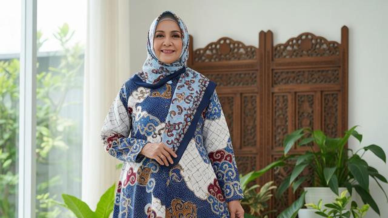 7 Gamis Batik Brokat Syar'i untuk Ibu 50 Tahun dengan Potongan Longgar