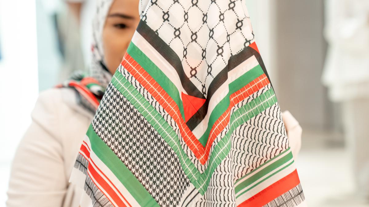 Dukungan Klamby untuk Palestina, Donasi Rp100 Juta hingga Bagi-Bagi Scarf Solidaritas