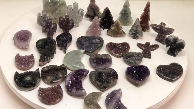 Viral Penambang Uruguay Temukan Batu Kecubung Berbentuk Hati