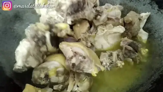 Tanpa Presto, Ini Cara Bikin Opor Ayam Kampung Agar Lebih Lembut