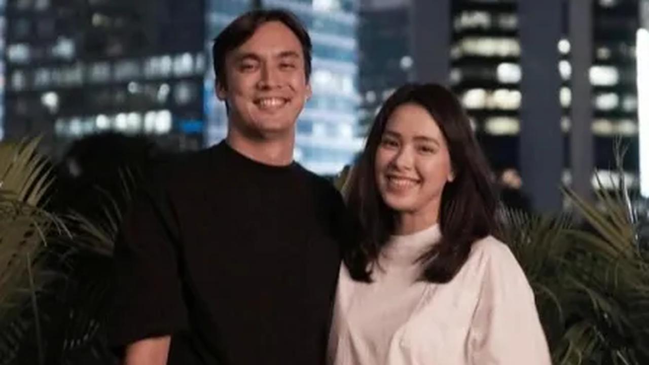 3. Rendy Pendarahan

Akibat kejadian ini Rendy dan Lady dikabarkan mengalami sejumlah luka-luka. Lebih detail, Rendy mengalami pendarahan sedangkan Lady mengalami memar akibat benturan.