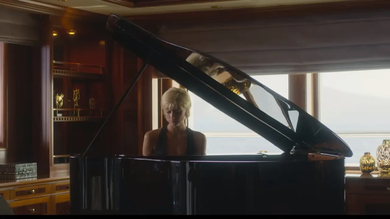 Elizabeth Debicki sebagai Lady Diana di drama The Crown. Dok: YouTube Netflix