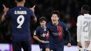 Pemain Paris Saint-Germain (PSG), Lee Kang-in, melakukan selebrasi setelah mencetak gol ke gawang AC Milan pada laga Liga Champions di Stadion Parc de Princes, Paris, Kamis (26/10/2023). Kemenangan ini membawa PSG ke puncak klasemen sementara dengan enam poin. Milan terbenam ke dasar klasemen dengan baru mengumpulkan dua poin. (AP Photo/Thibault Camus)