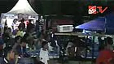 Acara nonton bareng sepakbola Piala Dunia 2010 menjadi kegiatan favorit sebagian warga Jakarta. Atmosfer suasana yang seru menjadi alasan utama para pengunjung.