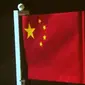 Bendera nasional China berhasil dikibarkan pada Selasa, 4 Juni 2024 usai misi Chang'e-6 sukses mendarat di sisi jauh Bulan (Dok. CNSA/Xinhua).