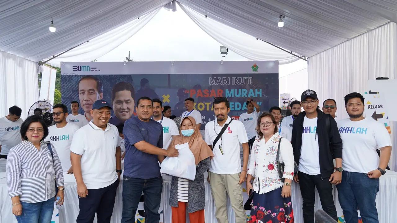 Menteri Badan Usaha Milik Negara atau Menteri BUMN Erick Thohir kembali menggelar Pasar Murah di Kota Medan, Sumatera Utara, Minggu (26/11/2023).