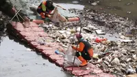 1.790 Pasukan Oranye Disiagakan Tangani Sampah di 25 Titik Rawan Banjir Jakarta