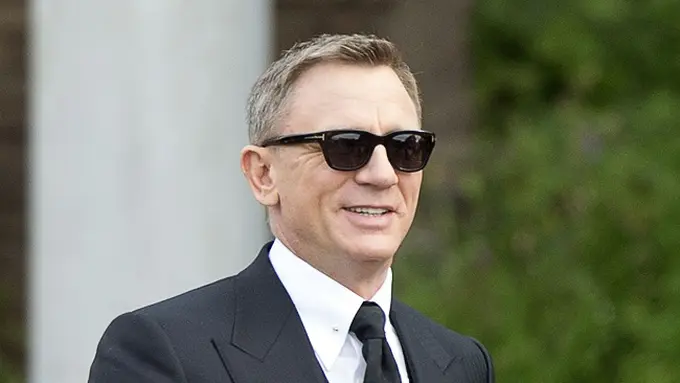[Bintang] Daniel Craig