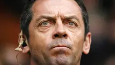 Hull City Manager Phil Brown prepares for kick off against Sheffield United during their FA Cup fifth round football match at Bramall Lane in Sheffield, England on February 14, 2009. AFP PHOTO/IAN KINGTON
