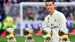 Cristiano Ronaldo berada di peringkat kedua dengan koleksi empat trofi. Ronaldo meraihnya mulai 2008, 2013, 2014, dan 2016. Dia jadi orang Portugal ketiga yang memenangi ini setelah Eusebio dan Luis Figo. (nigeriatoday.n)
