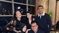 Beby Tsabina bersama keluarga (Foto: Instagram/@bebytsabina)