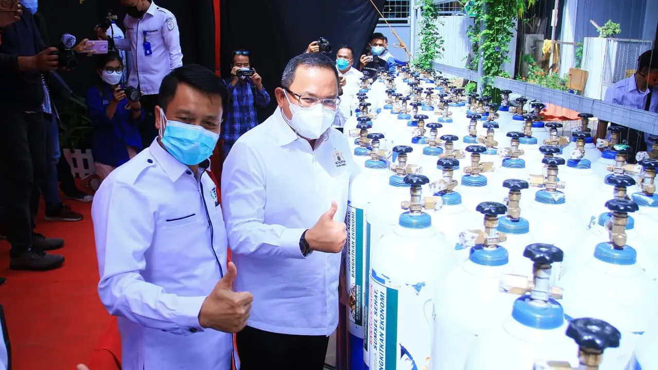Kadin Sumsel Salurkan Ratusan Tabung Oksigen COVID-19 ke RS di Sumsel