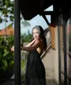Beberapa waktu lalu, Gisella Anastasia sempat mengunggah sejumlah fotonya menikmati liburan. Salah satunya saat dirinya mengenakan backless dress berwarna hitam. (instagram/gisel_la)