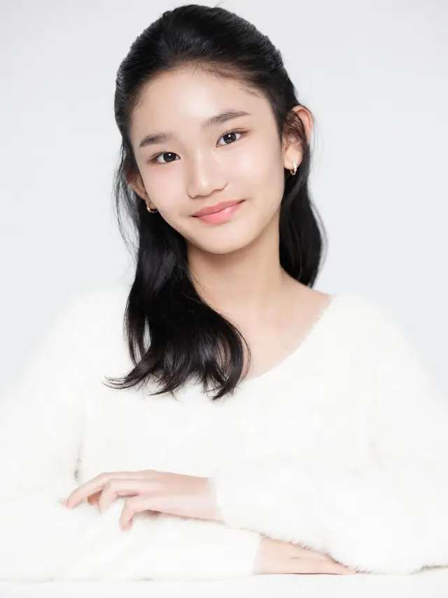 Bak Warlok di Korea, Gaya Pemotretan Ayu Ting Ting dan Bilqis Curi Atensi