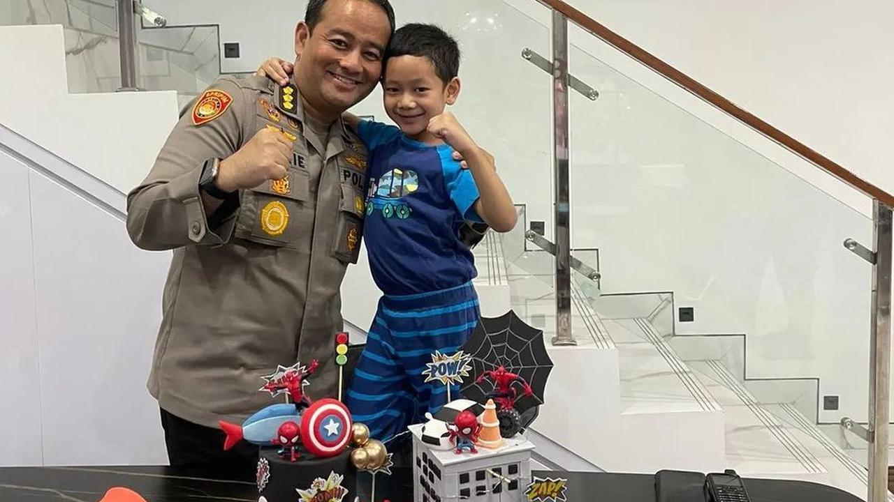 Buah Hati Mulai Mengerti Pekerjaan Ahrie
