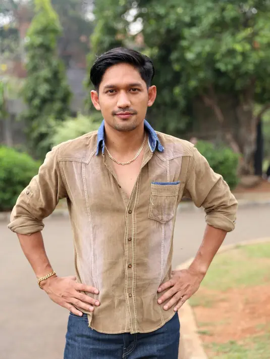 Ibnu Jamil kembali menunjukan kualitas aktingnya. Kali ini, ia berkesempatan untuk memerankan tokoh Poltak yang berasal dari Sumatera Utara di sinetron ISTI (Ikatan Suami Takut Istri). (Andy Masela/Bintang.com)