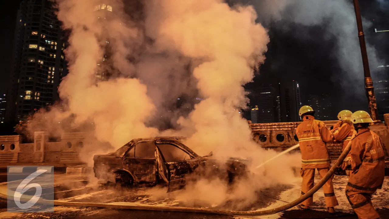Mobil Terbakar