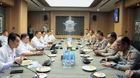 Kakorlantas Polri Irjen Pol Agus Suryonugroho dan Direktur Jenderal Perhubungan Darat Kementerian Perhubungan, Aan Suhanan, di Korlantas Polri, Selasa 26 Agustus 2025 (Istimewa)
