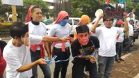 Aksi Teatrikal Dukung KPK di Kuningan