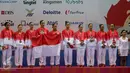 Tim renang indah Indonesia berhasil menyumbang medali pertama bagi kontingen Merah Putih di Sea Games 2015 Singapura. Tim renang indah Indonesia saat penerimaan medali perunggu di OCBC Aquatic Centre, Rabu (3/6/2015). (Liputan6.com/Helmi Fithriansyah)   
