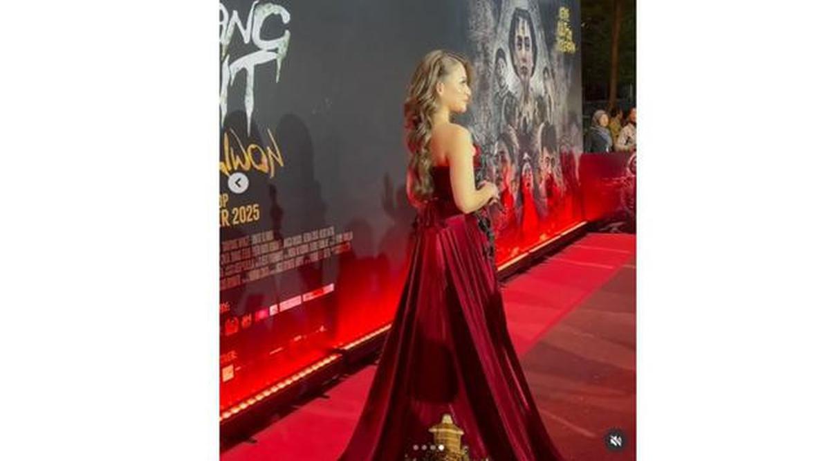 5 Potret Penampilan Nathalie Holscher di Premiere Danyang Wingit, Jadi Film Debut