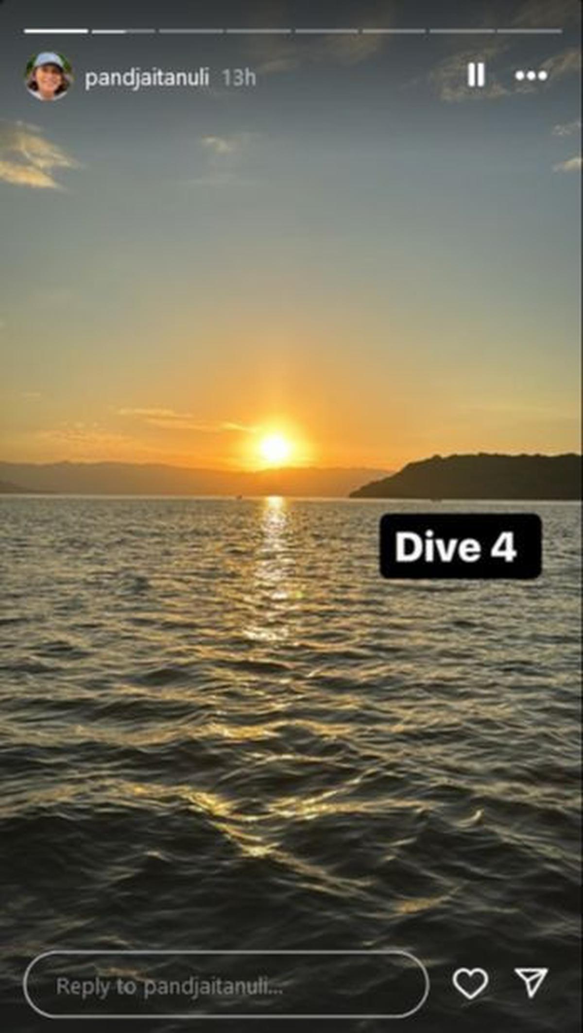 "Dive 4," tulisnya. <br>