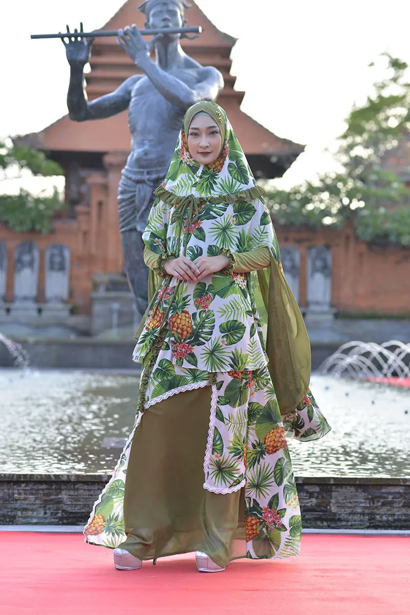 Busana hijab syar'i untuk para muslimah yang ingin terlihat lebih modern. (sumber foto: dok.js)